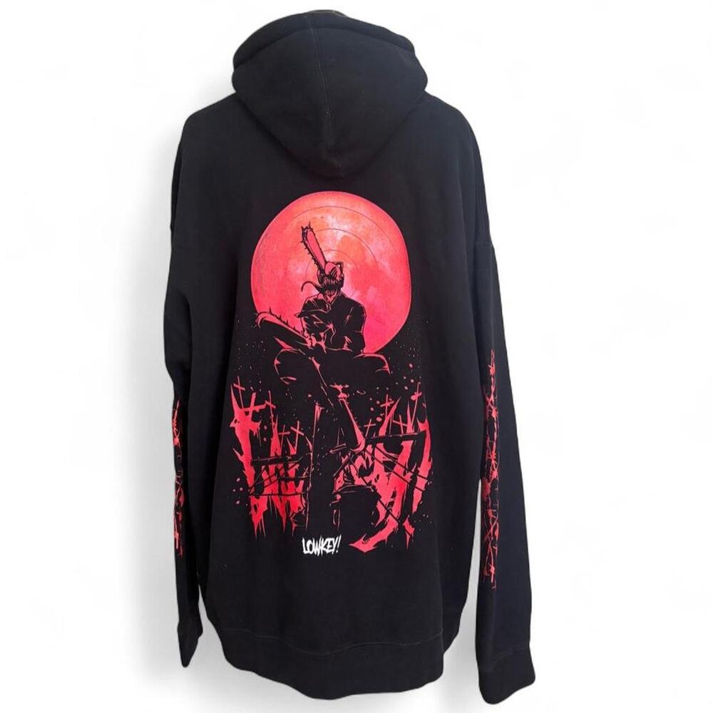 Lowkey Geeks Chainsaw man black graphic Hoodie in size 2XL